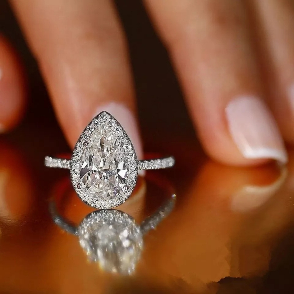 Pretty Tear Drop Crystal Ring - Picture 1 of 9
